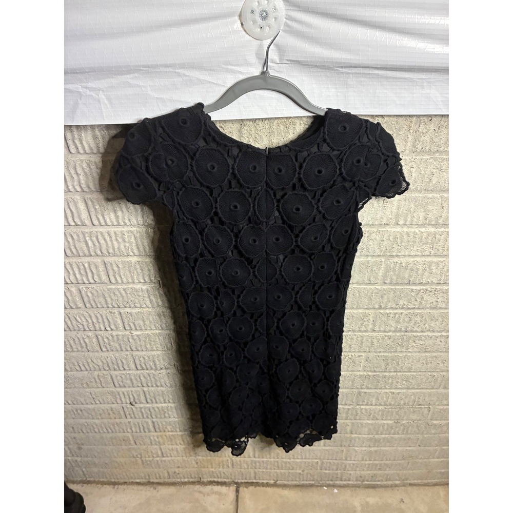Suzi Chin Maggy Boutique Black Lace Circle Overlay Sheath Dress Size 4 - Picture 4 of 5